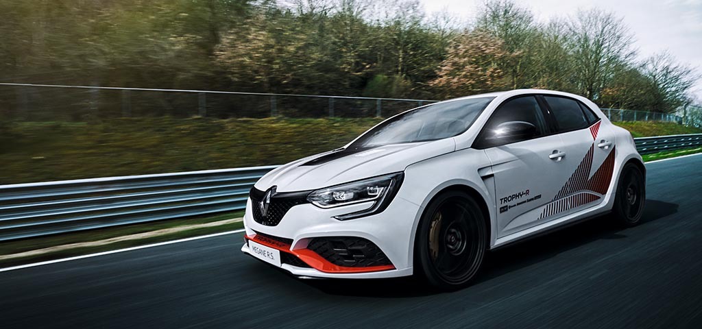 Renaultは「メガーヌ R.S. トロフィーR」を出展
