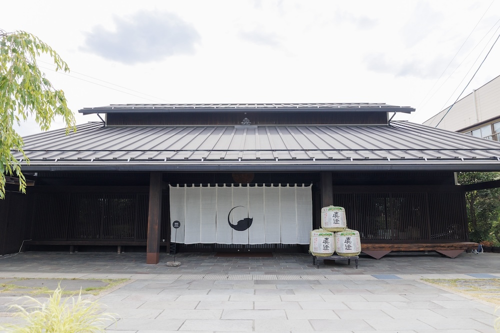 「真澄」に到着！ 撮影：大塚正明