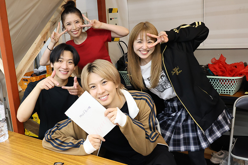 （左回り）左から 島太星、希水しお、加藤梨里香、岡宮来夢
