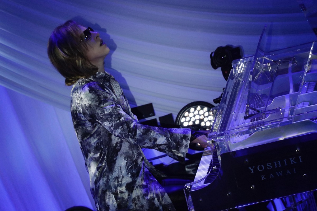 YOSHIKI あらゆる面で規格外のディナーショー、チャリティーオークションの落札総額は3,460万円 | SPICE - エンタメ特化型情報