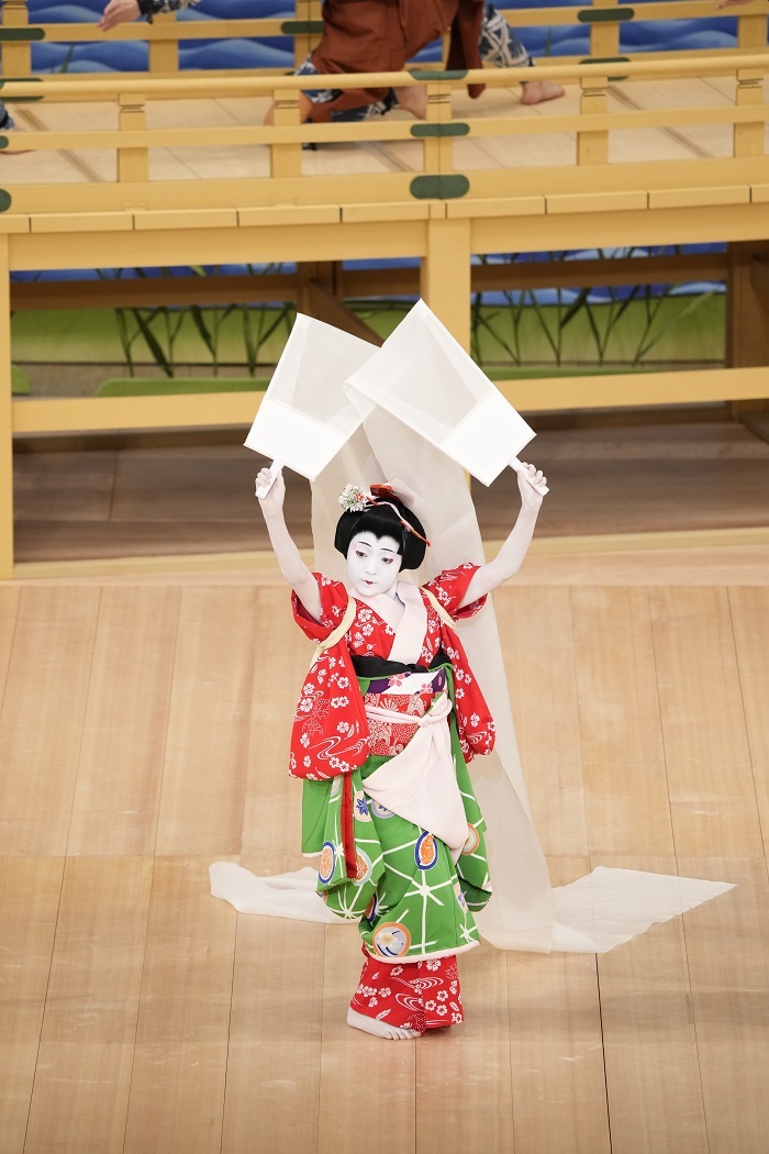 夜の部『團十郎娘』近江のお兼=市川ぼたん ／(C)松竹