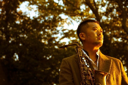 山下達郎のバックバンドも担当するサクソフォニスト・宮里陽太、現代音楽界の才人とのコラボライブに向けたコメント動画が到着