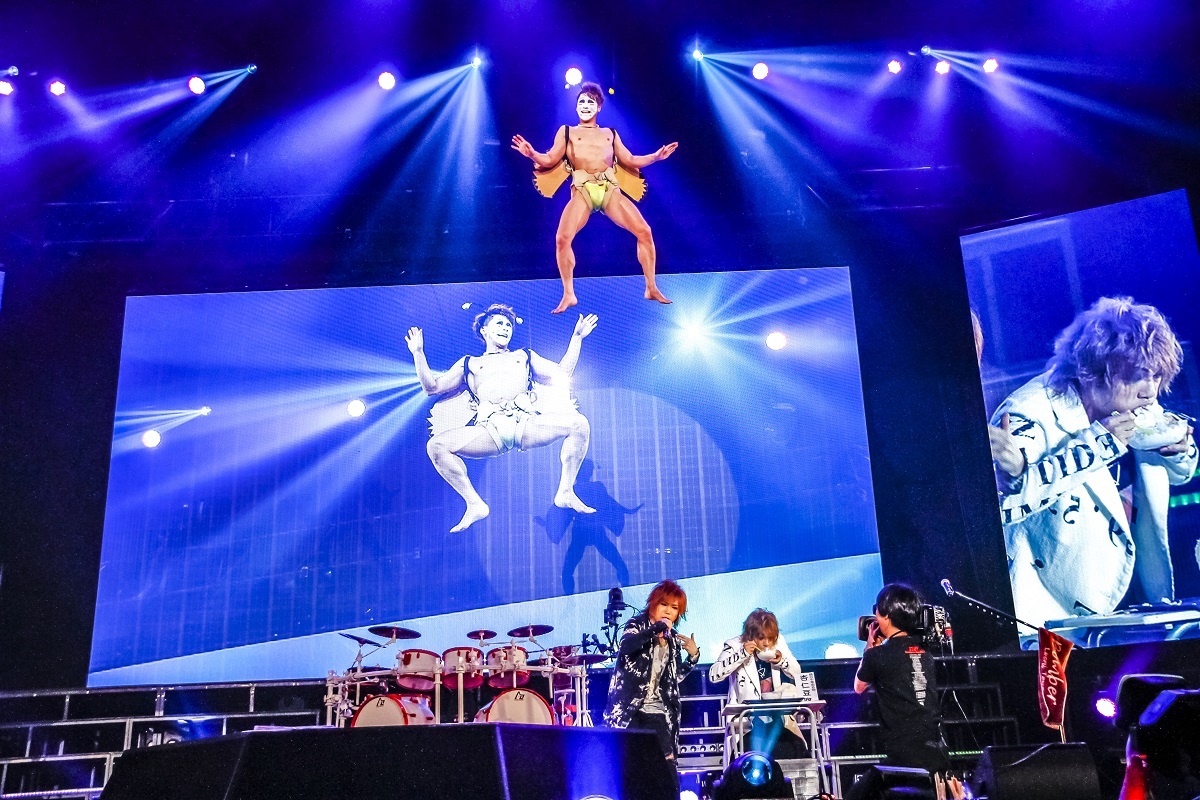 ゴールデンボンバー 歌い 踊り 飛び 12 000人を笑顔にした横浜アリーナ公演で見た 金爆のやさしさ Spice エンタメ特化型情報メディア スパイス