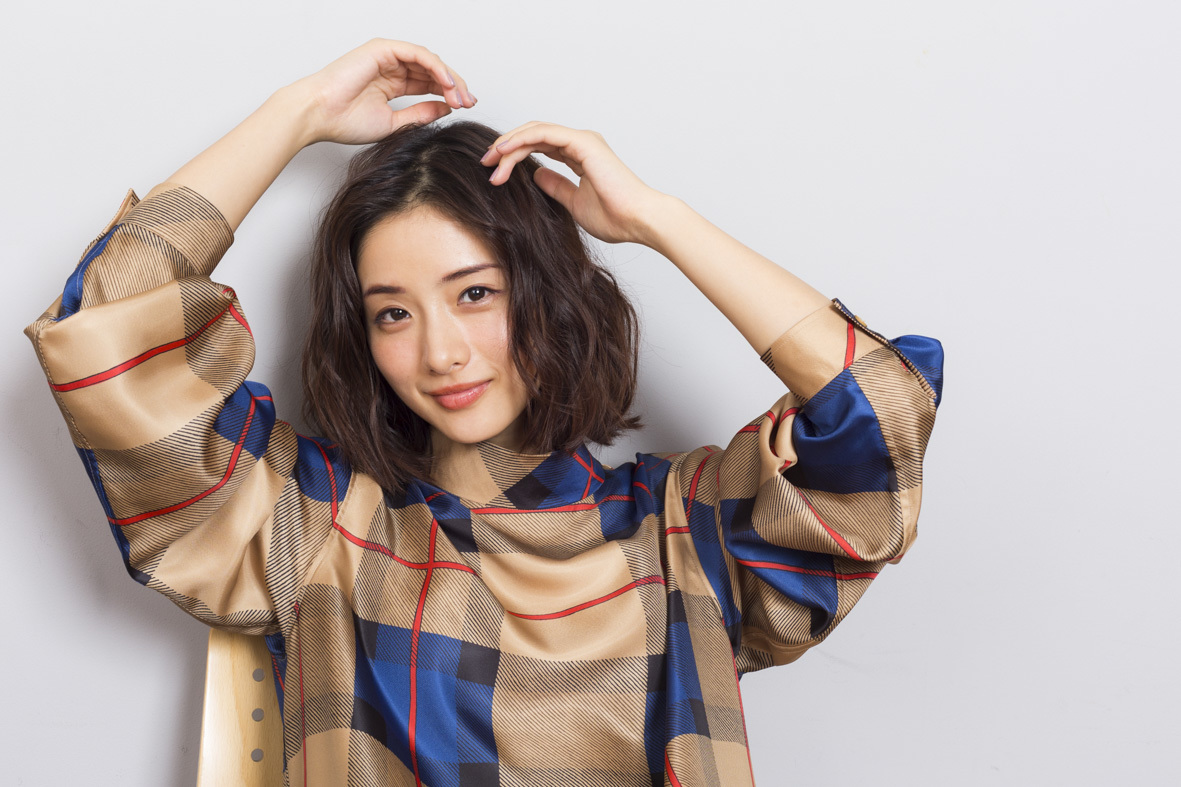 石原さとみ『密やかな結晶』 撮影＝山越隼