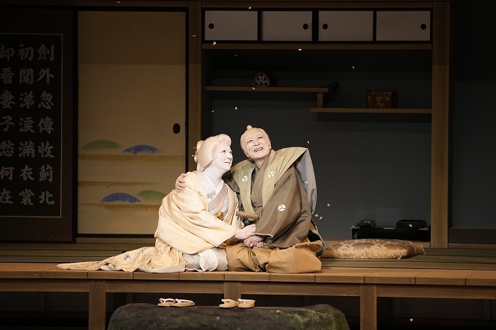 第三部『ぢいさんばあさん』左より、伊織妻るん=坂東玉三郎、美濃部伊織=片岡仁左衛門 ／(C)松竹