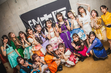 Juice=Juice とFRUITS ZIPPERがツーマンライブ『フルーツジュース』で互いにラブコール連発「じっくりじっくり見てすみませんでした」