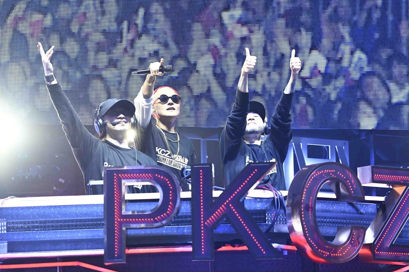 PKCZ®　左から、DJ MAKIDAI、VERBAL、DJ DARUMA