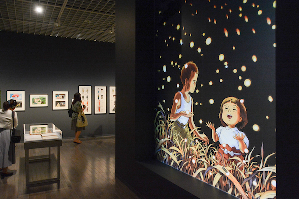 第3章『火垂るの墓』の展示風景　(C)野坂昭如／新潮社、1988