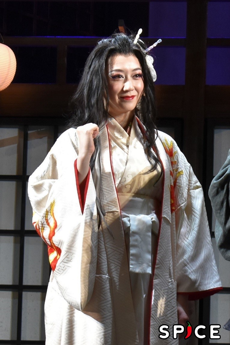 舞台『死神遣いの事件帖 -幽明奇譚-』会見より　凰稀かなめ
