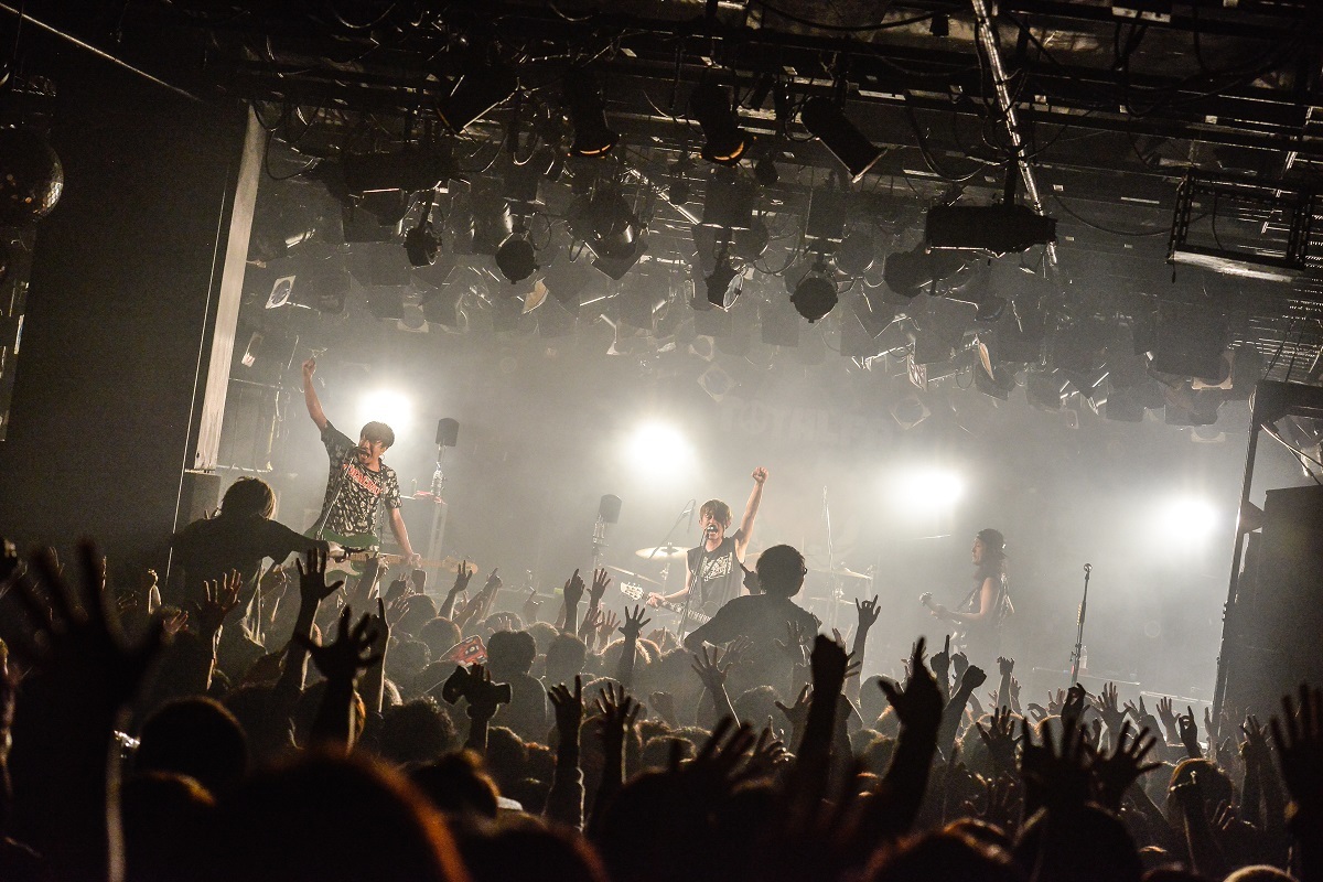 TOTALFAT　Photo by Azusa Takada