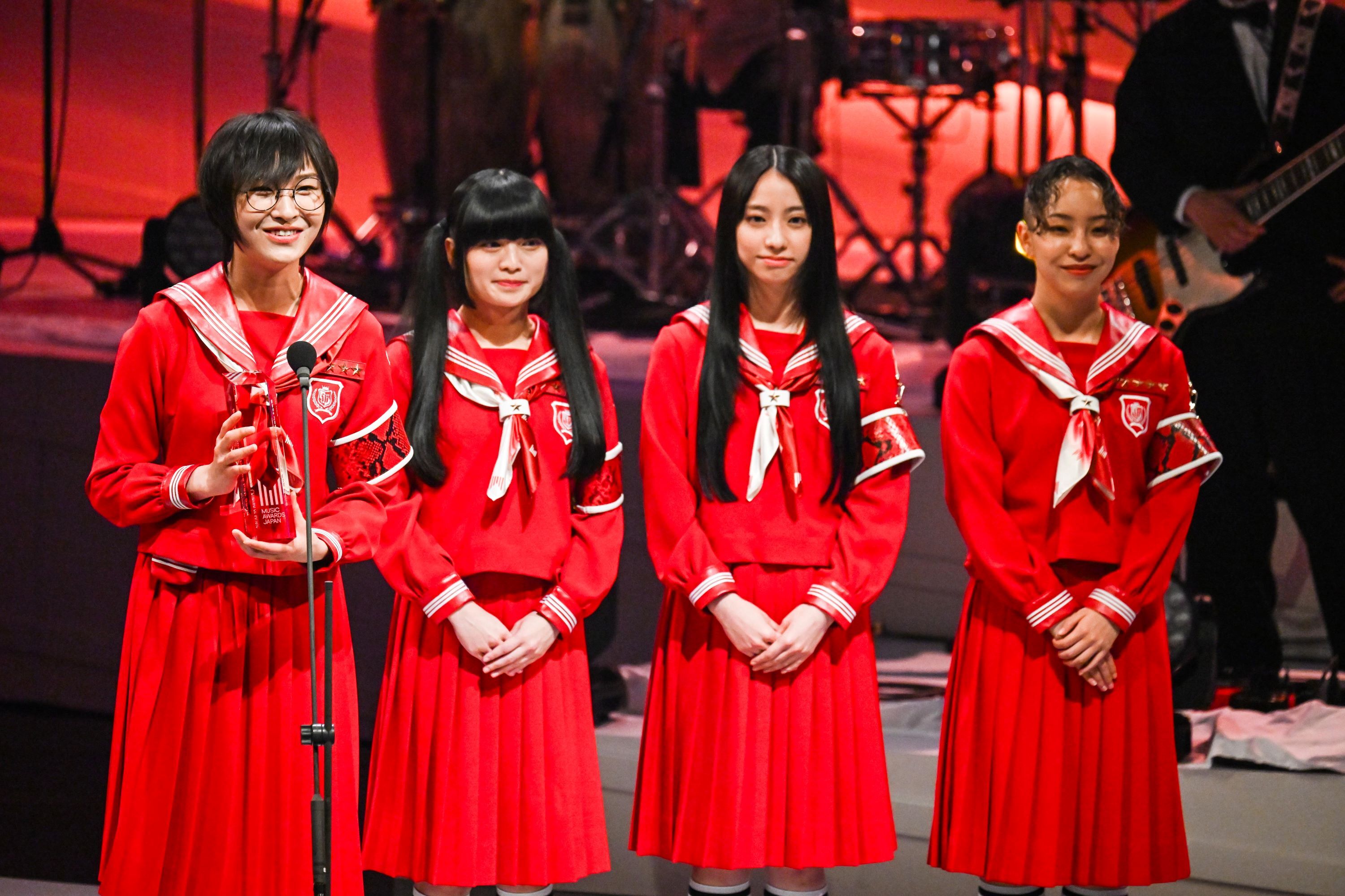 【最優秀国内ダンスポップアーティスト賞】新しい学校のリーダーズ (c)CEIPA /MUSIC AWARDS JAPAN2025