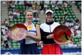 昨年大会シングルス優勝のキャロライン・ウォズニアッキ（右）と、準優勝のアナスタシア・パブリュチェンコワ