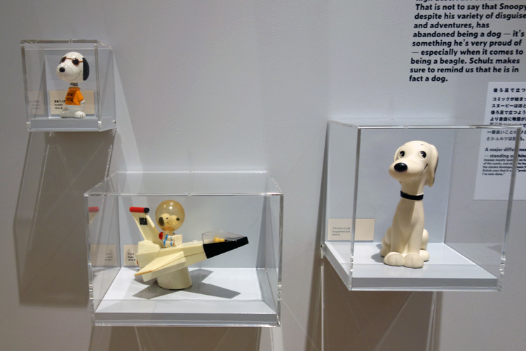 日本のコレクターから借り受けたビンテージグッズも多数展示。 (C) Peanuts Worldwide LLC