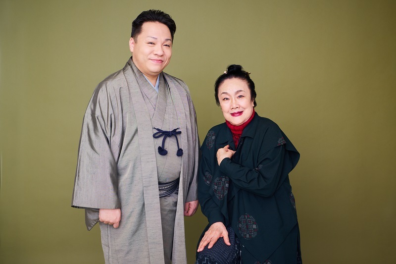 （左から）白石加代子、藤間勘十郎