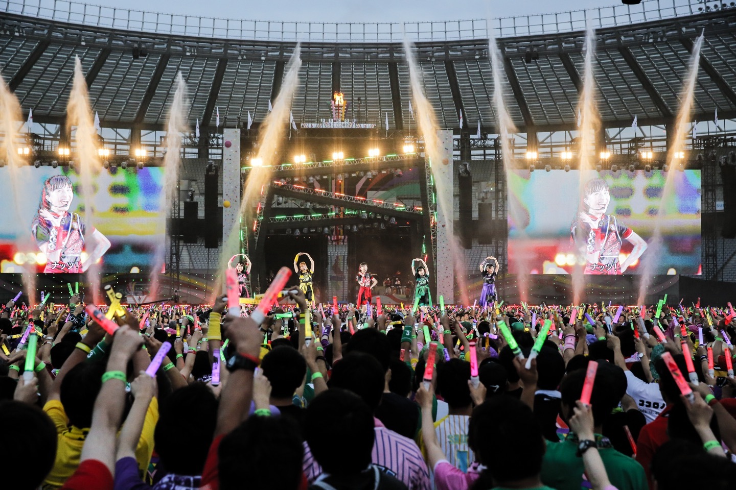 『ももクロ夏のバカ騒ぎ2017 -FIVE THE COLOR Road to 2020- 味の素スタジアム大会会場』1日目 Photo by HAJIME KAMIIISAKA＋Z