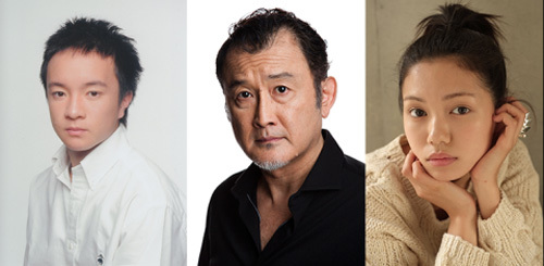 写真左から濱田岳、吉田鋼太郎、二階堂ふみ
