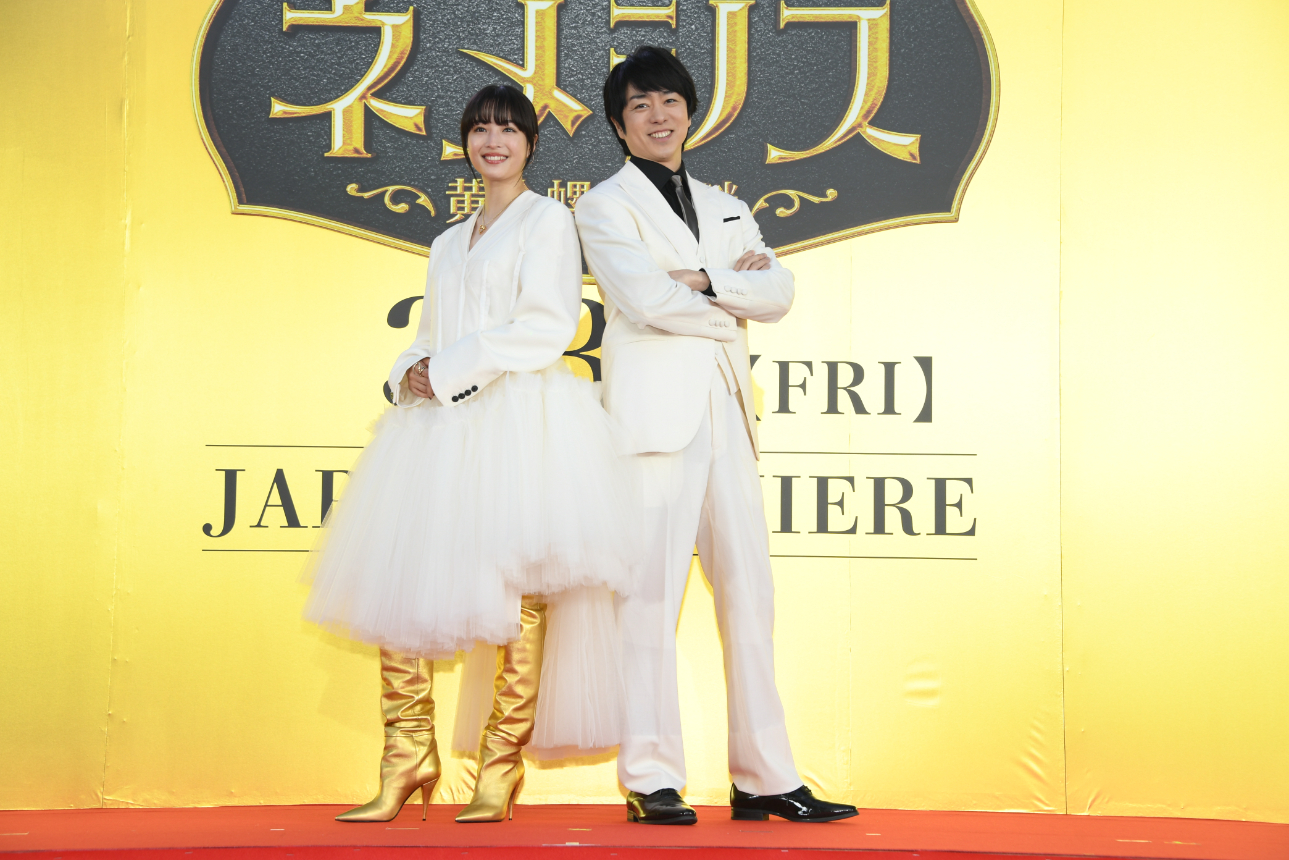 左から、広瀬すず、櫻井翔