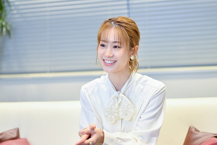 愛希れいか 　　撮影：阿部章仁