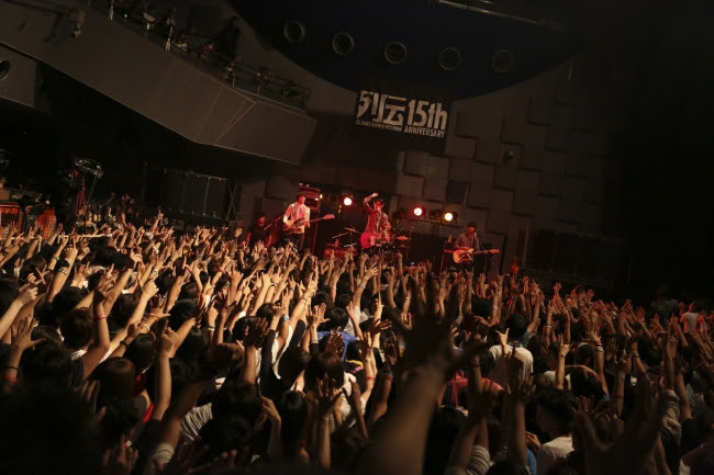 夜の本気ダンス Photo by HOSHINA OGAWA