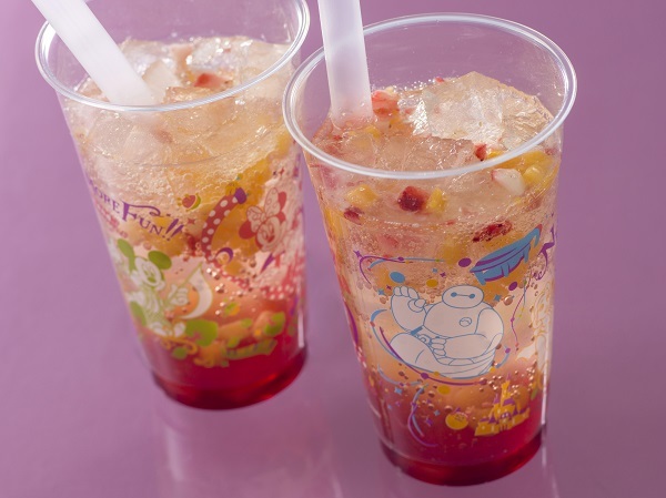 スパークリングドリンク(ミックスフルーツ) 1杯450円　販売店舗：ボイラールーム・バイツほか (C) Disney