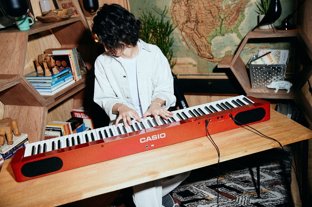 ピアニスト角野隼斗出演のスペシャルムービーが公開 CASIOの電子ピアノ
