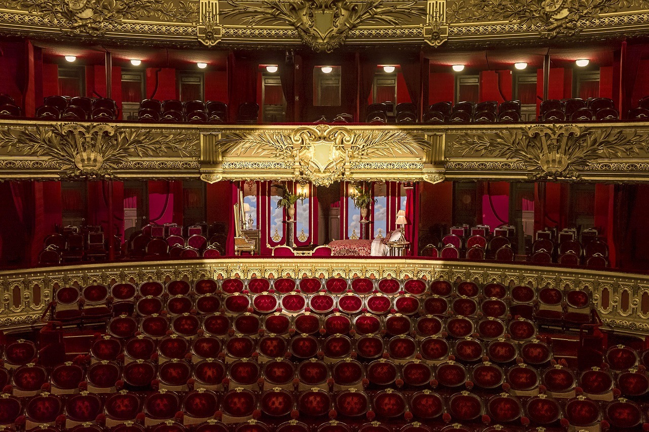 Opera Airbnb - Theater - 　　　Credit Blue Max Media