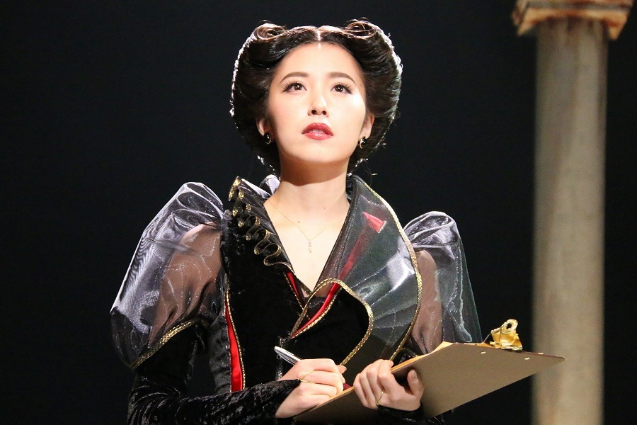 衛藤美彩