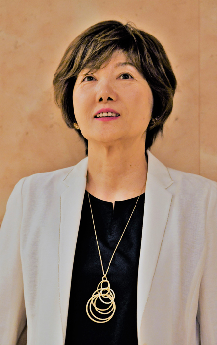 中野京子氏