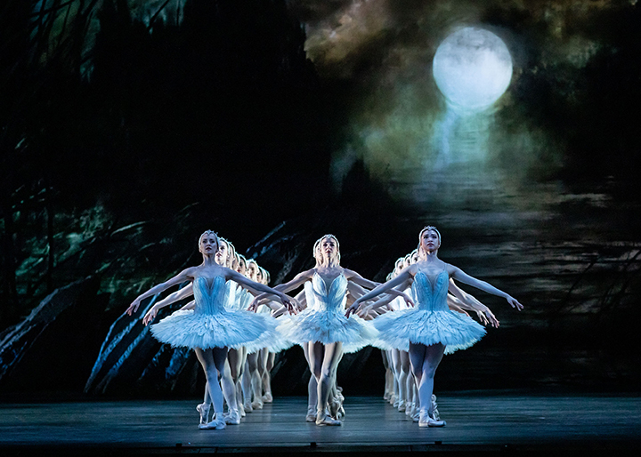 Artists of The Royal Ballet in Swan Lake, The Royal Ballet ©2020 ROH. Photograph by Helen Maybanks