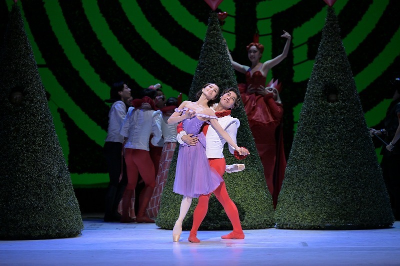 Alice's Adventures in Wonderland(C) by Christopher WHEELDON　最終舞台稽古より　小野絢子、福岡雄大 撮影：鹿摩隆司