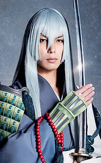 江雪左文 字：瀬戸祐介 ©舞台『刀剣乱舞』製作委員会
