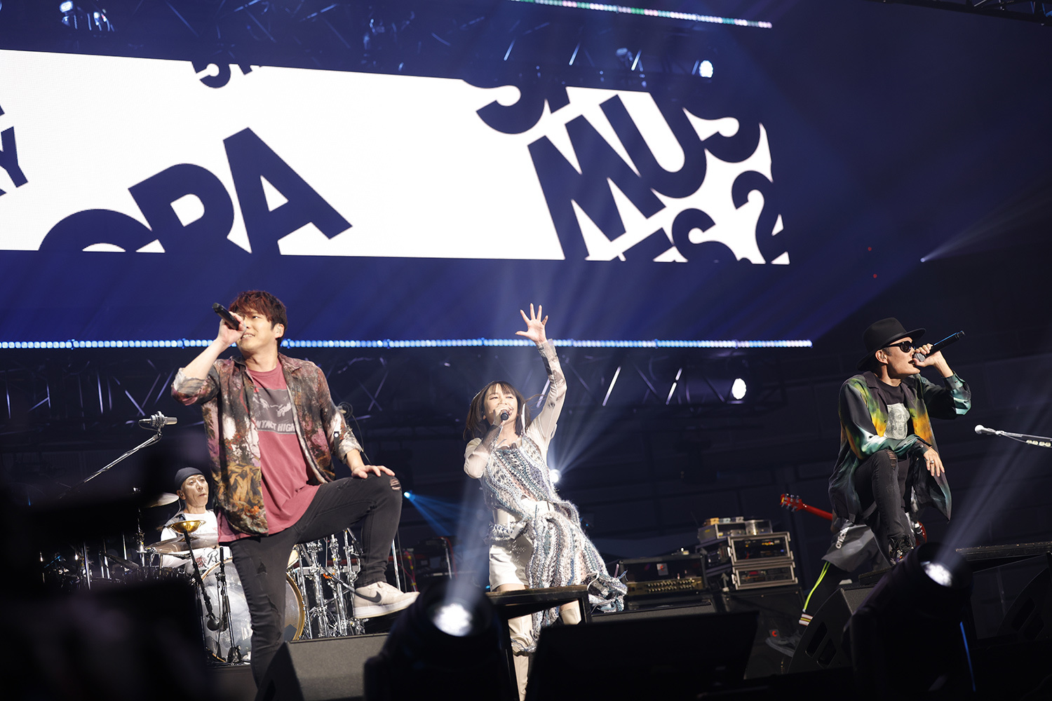 『SACRA MUSIC FES. 2022 -5th Anniversary-』よりFLOW×藍井エイル Photo by 平野タカシ