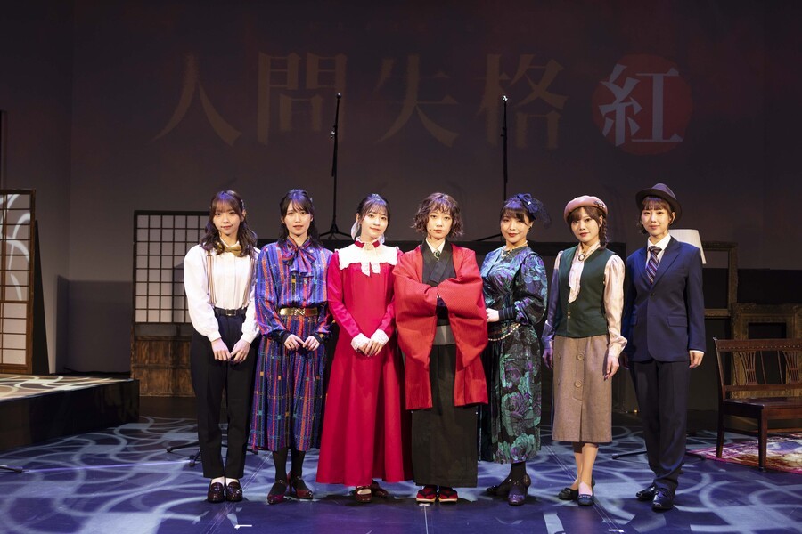 A公演　左から仲村和泉、加藤里保菜、岩田陽葵、河内美里、新田恵海、倉知玲鳳、熊崎晴香 （C）桜花浪漫堂