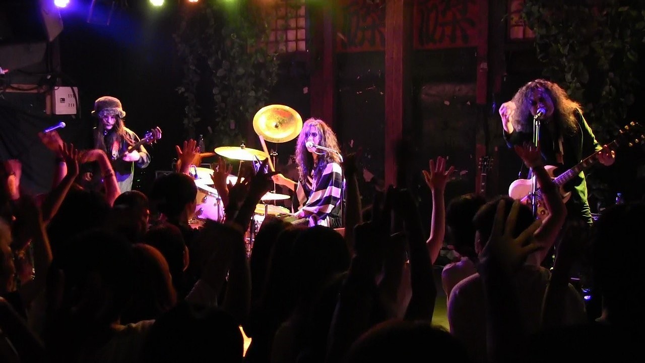首振りDolls
