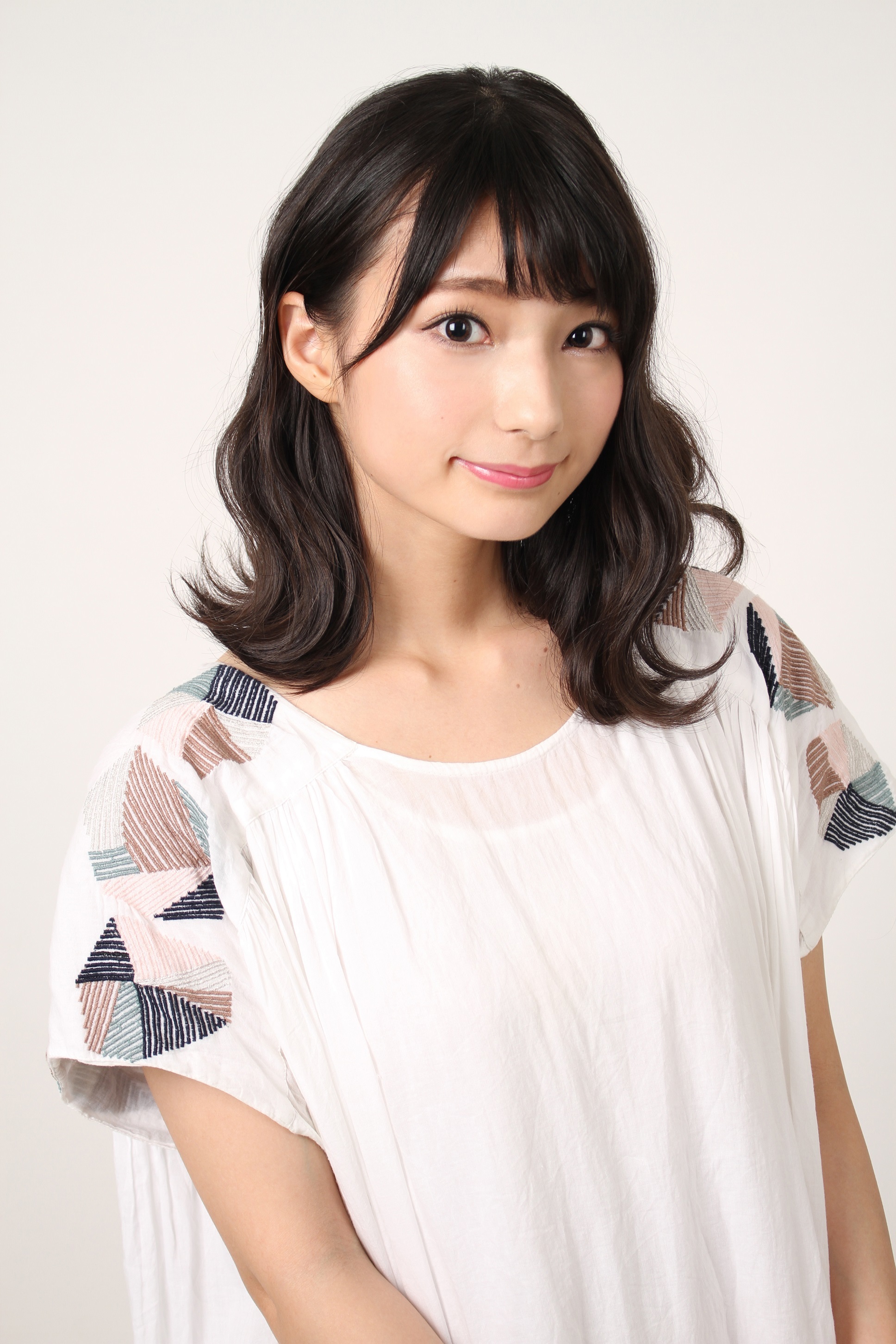 高野麻里佳(高屋敷綾役)