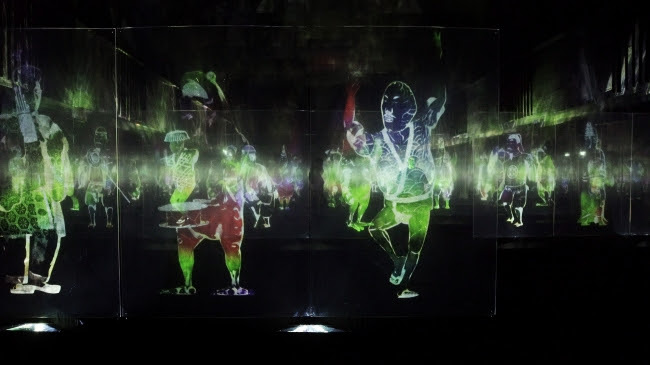 秩序がなくともピースは成り立つ / Peace can be Realized Even without Order teamLab, 2018, Interactive Digital Installation, Endless, Sound: Hideaki Takahashi, Voices: Yutaka Fukuoka, Yumiko Tanaka