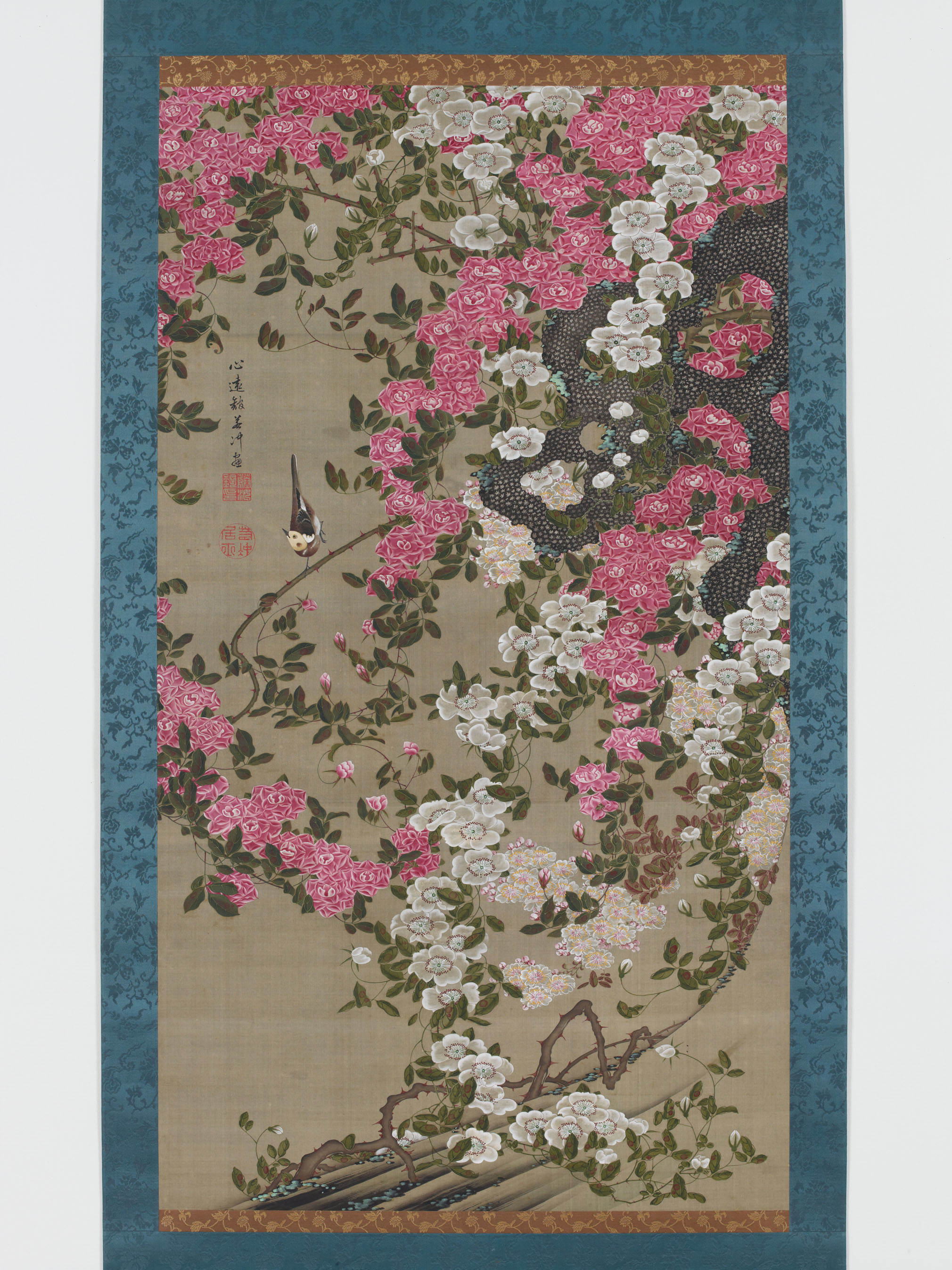 伊藤若冲〈薔薇小禽図〉（動植綵絵30幅のうち） 宮内庁三の丸尚蔵館蔵
