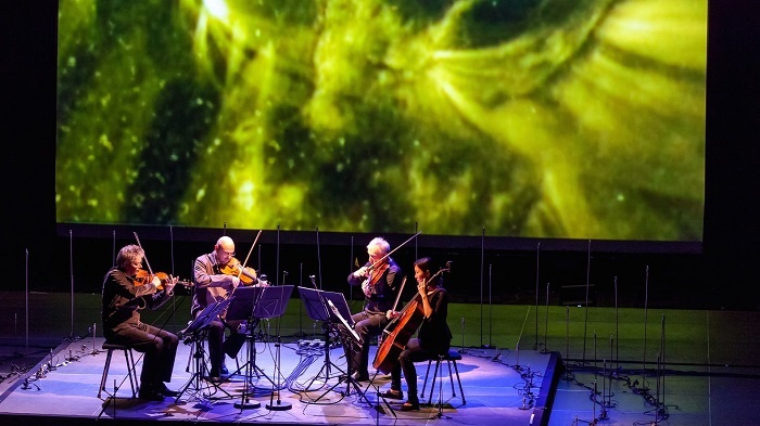 KRONOS QUARTET SUN RINGS  （C）Wojciech Wandzel