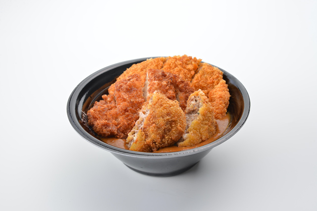 肉山勝つ勝つ勝つカレー／2,130円