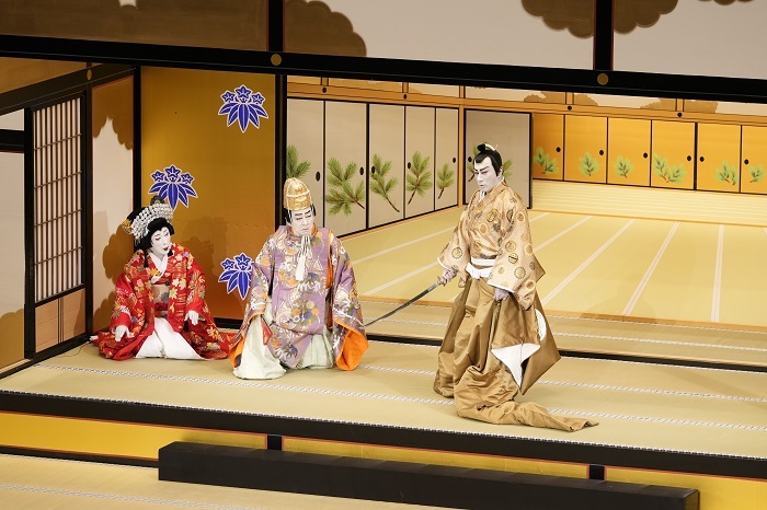 昼の部『星合世十三團』（左より）静御前=中村雀右衛門、源義経=中村梅玉、川越太郎=市川團十郎