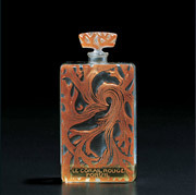 フォルヴィル社『LE CORAIL ROUGE（赤珊瑚）』の香水瓶、1924年、ルネ・ラリック作