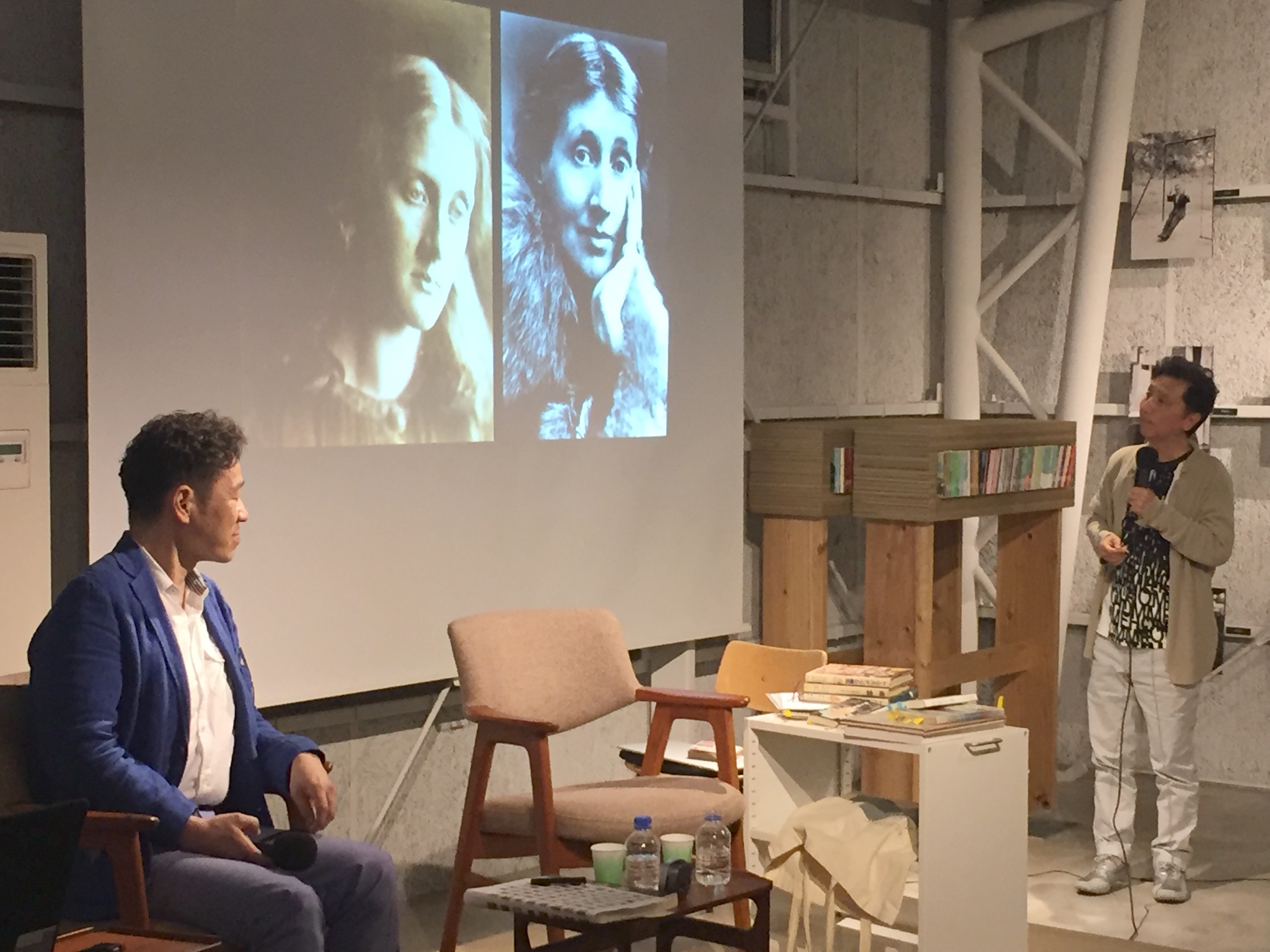 ジュリア・ジャクソン（左）とヴァージニア・ウルフ（右）の写真 (c)girls Artalk