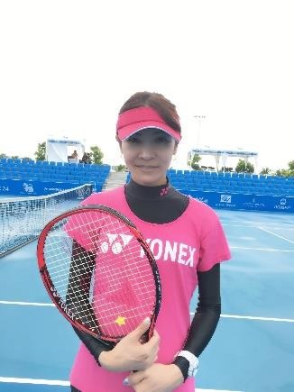 ニューミックスダブルスに出場する元プロテニスプレーヤーの小畑沙織