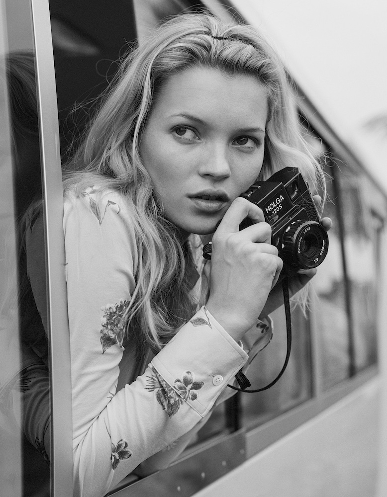 Kate Moss, Vietnam 1998 archival silver gelatin print  サイズ：W280×H360mm