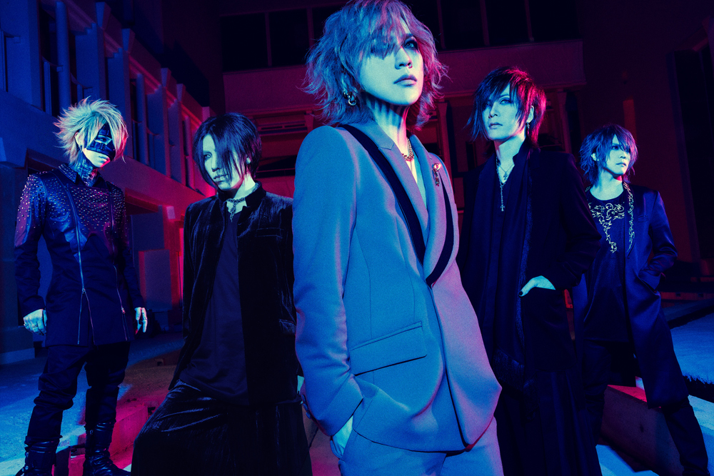 the GazettE（L→R：REITA、葵、RUKI、麗、戒）