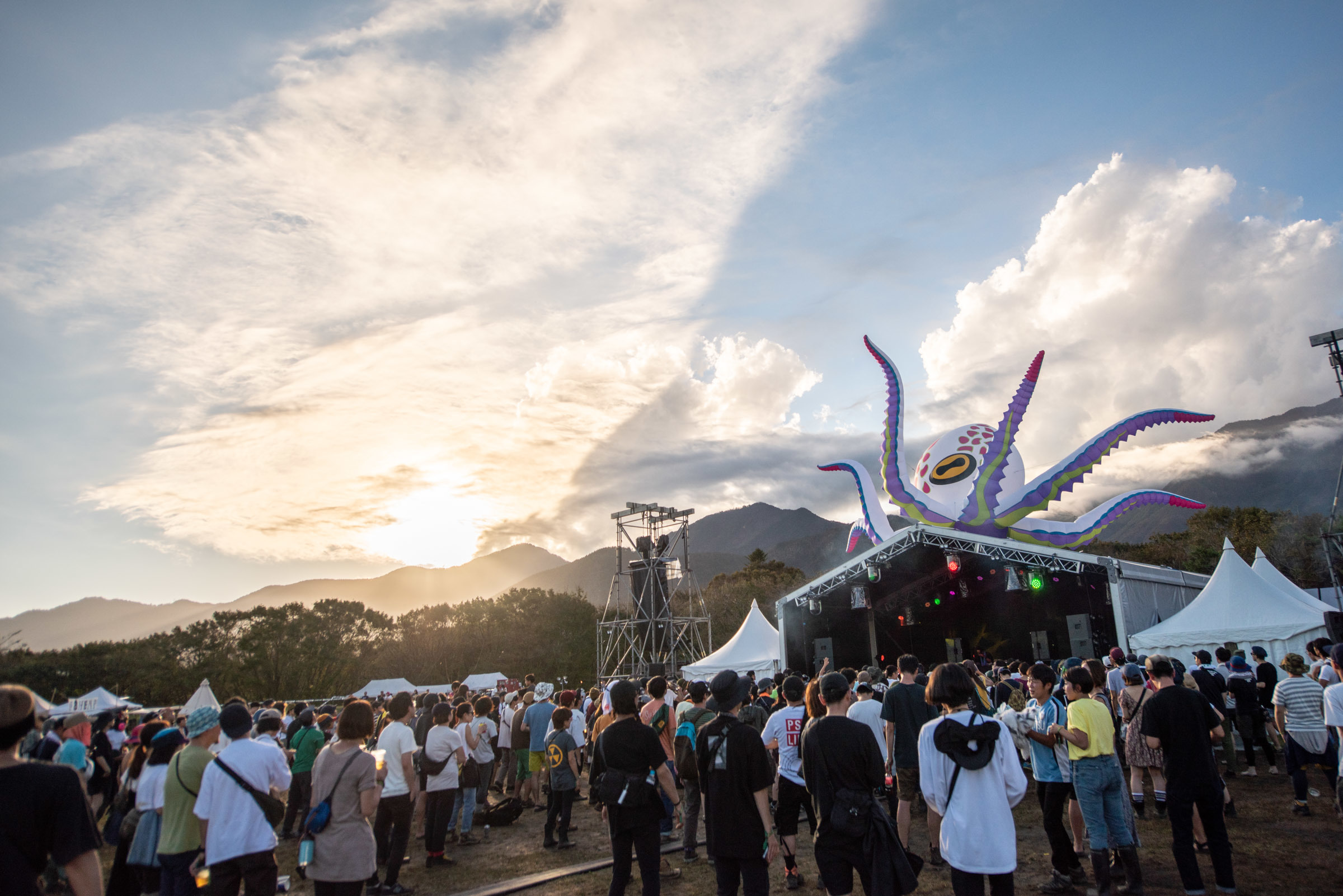 MOONSHINE STAGE 撮影＝宇宙大使☆スター