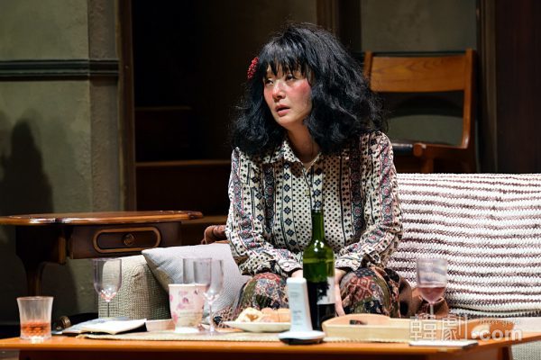 名女優の酔った演技は必見、ジャスミン役のぺ・ジョンオク