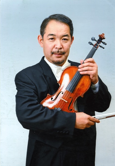 デビューコンサートではヴァイオリンの弾き振りも披露する。