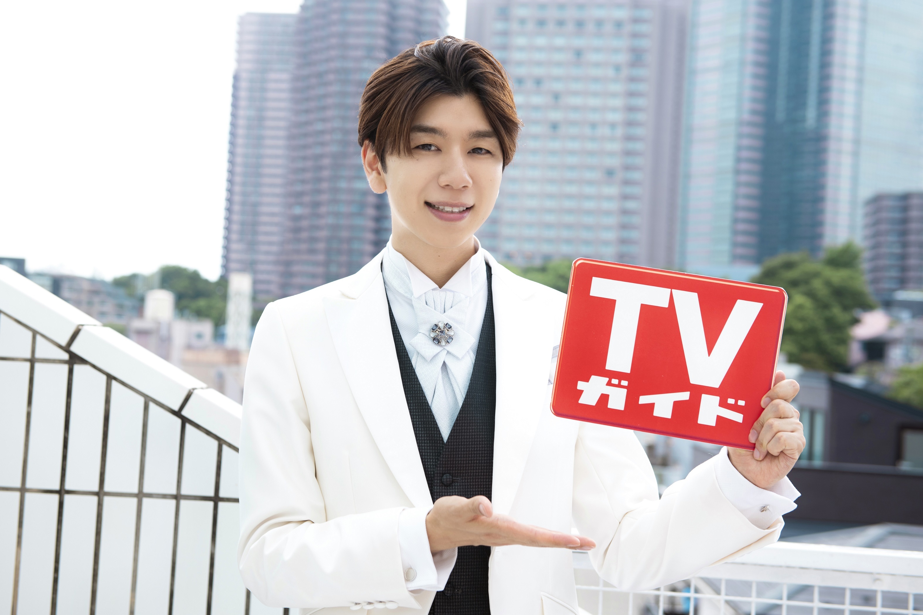 西山宏太朗が白いタキシード姿や涙を流すカットも Tvガイド21年8 6号 グラビアで 花嫁に逃げられた花婿 をテーマに撮影 Spice エンタメ特化型情報メディア スパイス