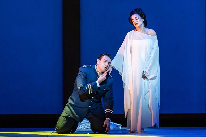 Joshua Guerrero (Pinkerton) Asmik Grigorian (Cio-Cio-San) Madama Butterfly